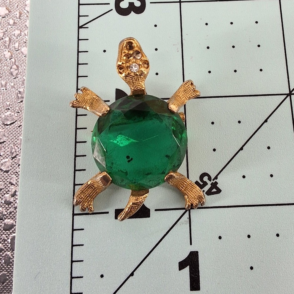 Vintage Gold Tone Turtle Brooch Emerald Green Glass Rhinestone Eye Pin - Picture 4 of 8